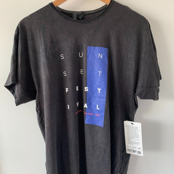 Lululemon Seawheeze: Basic Tee (Sunset) - NWT sz:s - Picture 1 of 3